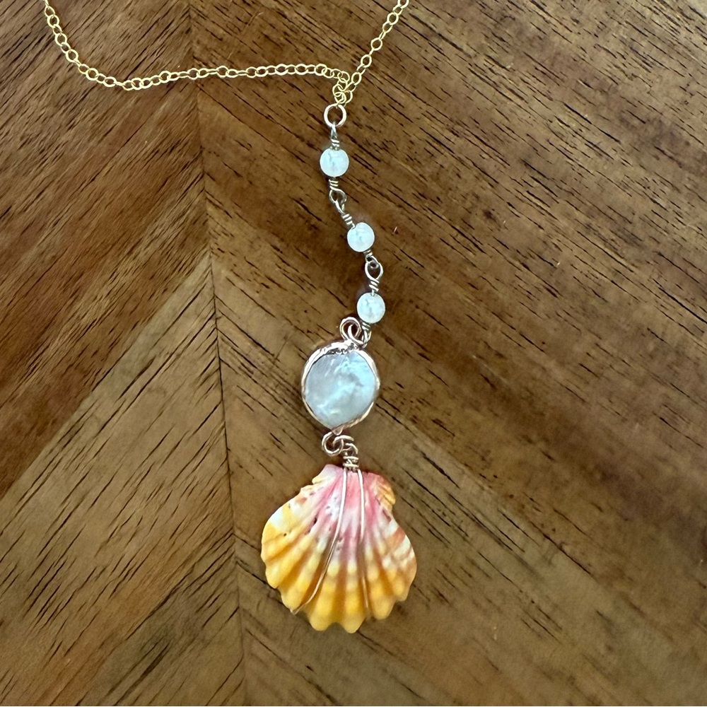 Tanline Designs Sunny Shell Lariat